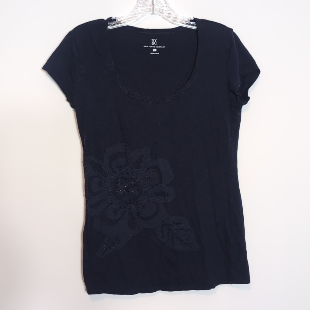 New York & Company Navy Blue Flower T Shirt